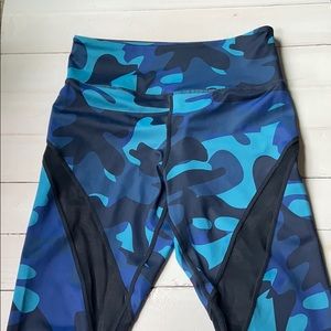Zyia active blue camo leggings